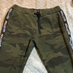 Hollister Men’s Camo Joggers